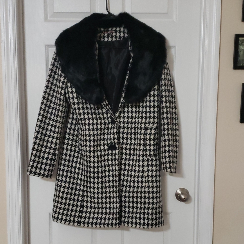 Dalia size 14 fur trimmed jacket